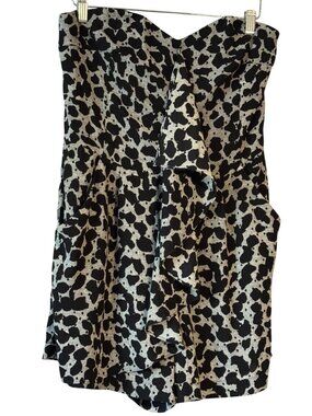 Express Strapless Ruffle Front Romper Size 8 Black and White Abstract Print Pock